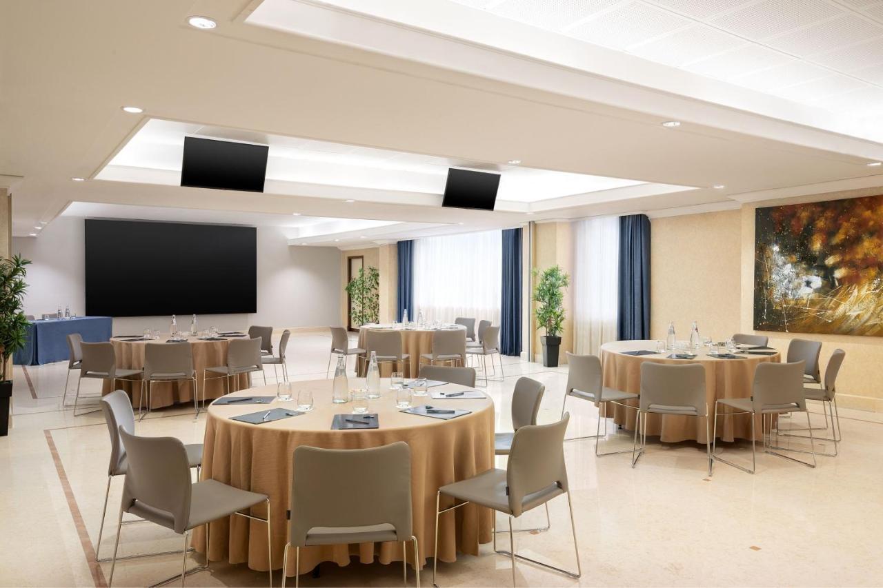 Courtyard By Marriott Rome Central Park Экстерьер фото