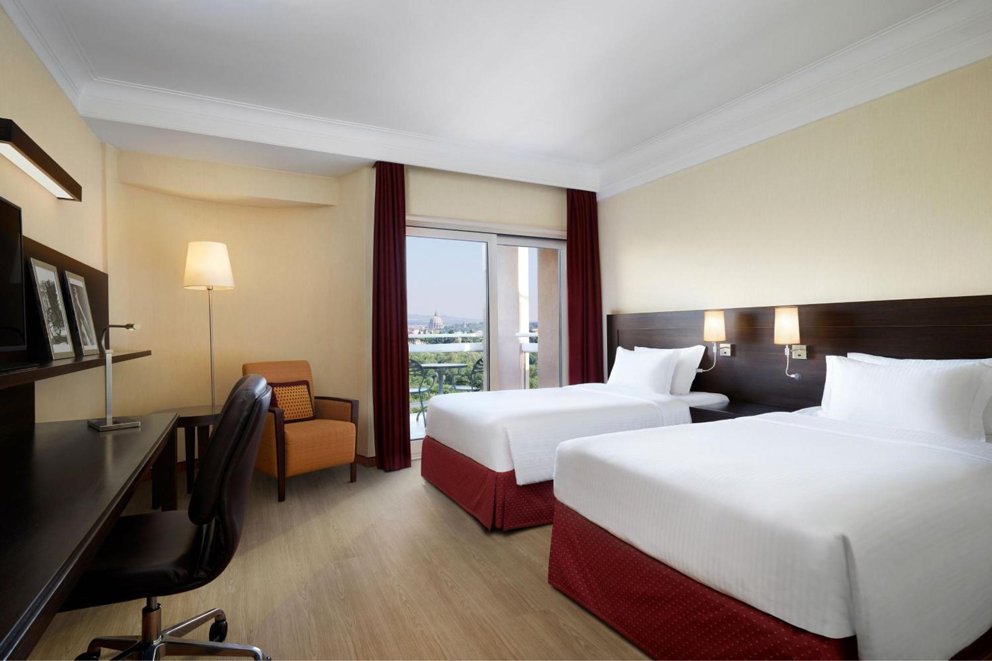Courtyard By Marriott Rome Central Park Экстерьер фото