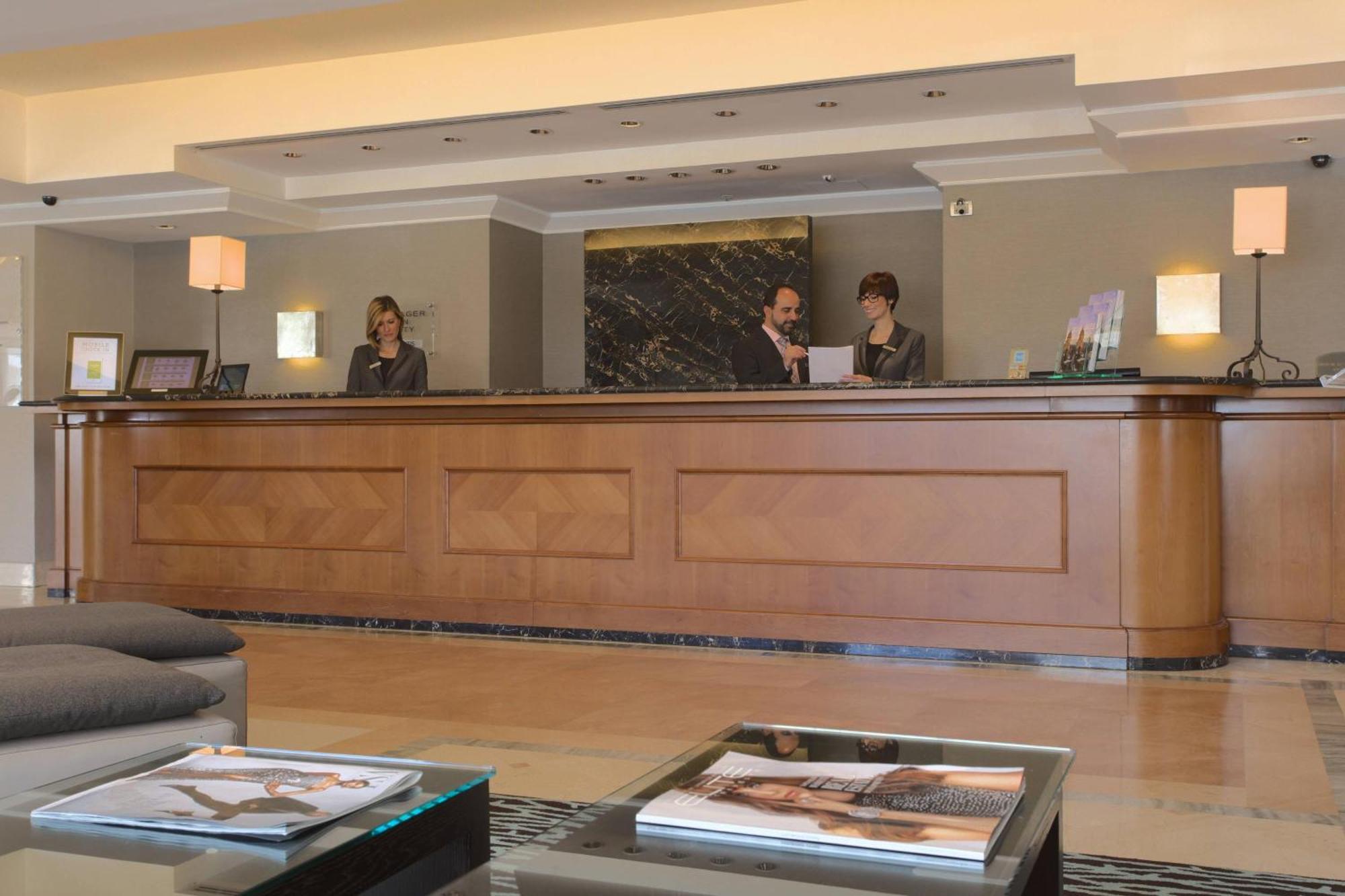 Courtyard By Marriott Rome Central Park Экстерьер фото