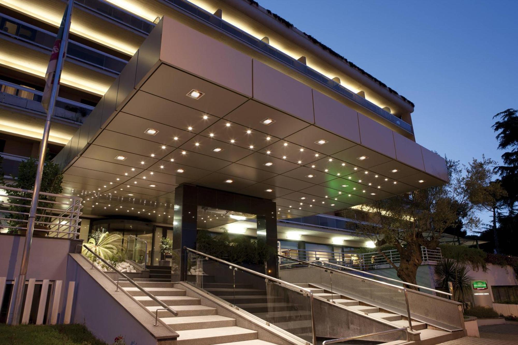 Courtyard By Marriott Rome Central Park Экстерьер фото